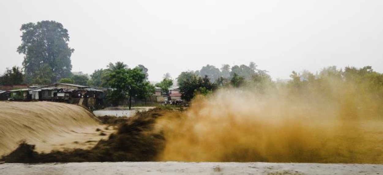 Ινδονησία: Τουλάχιστον 44 νεκροί από πλημμύρες και κατολισθήσεις στη νήσο Φλόρες